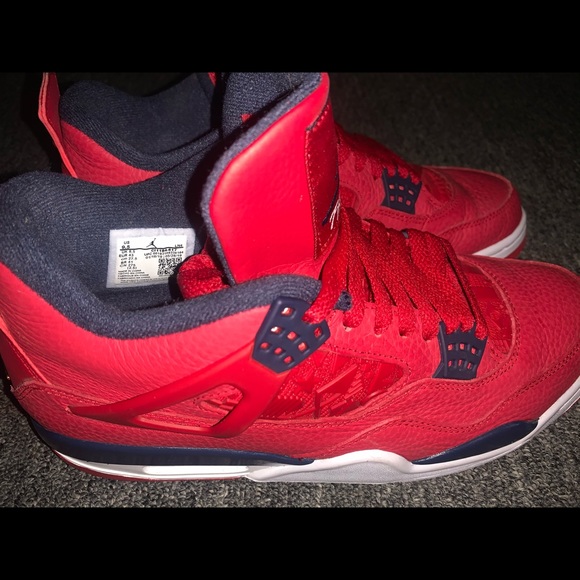 Jordan 4 retro (Used - but in great condition) - Picture 1 of 3